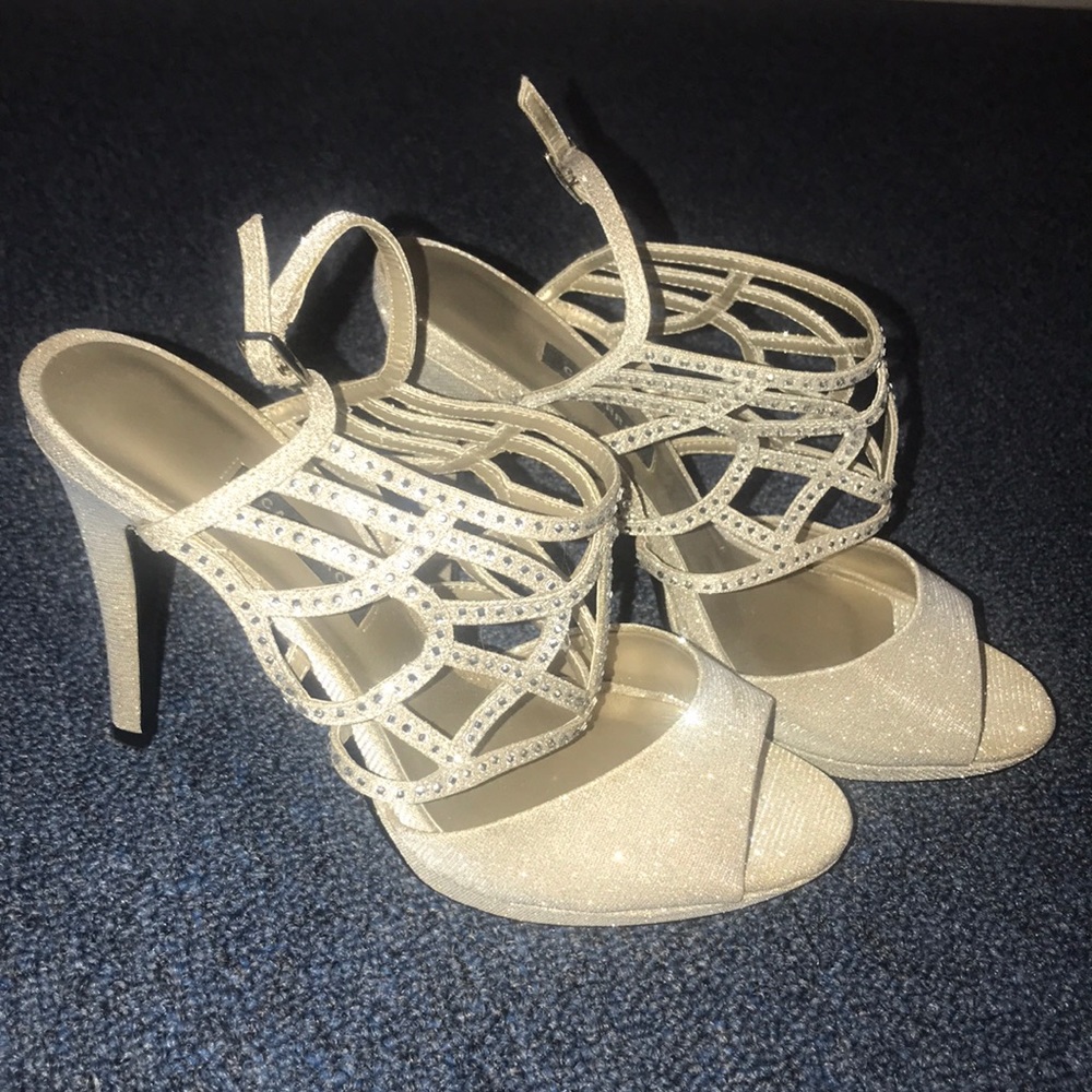 PROM HEELS ✨💫 - Picture 2 of 4